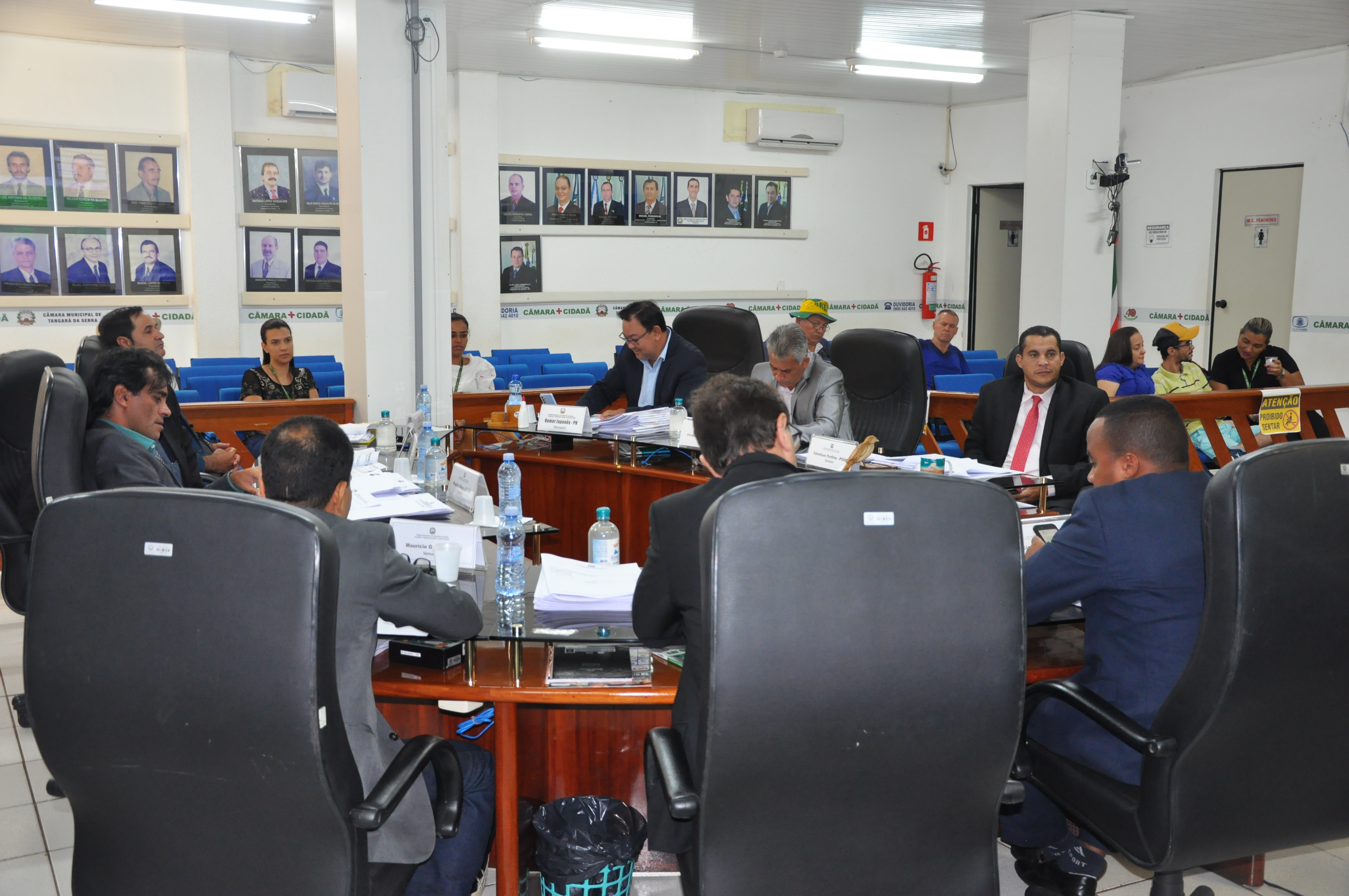 Câmara rejeita vetos do Executivo 