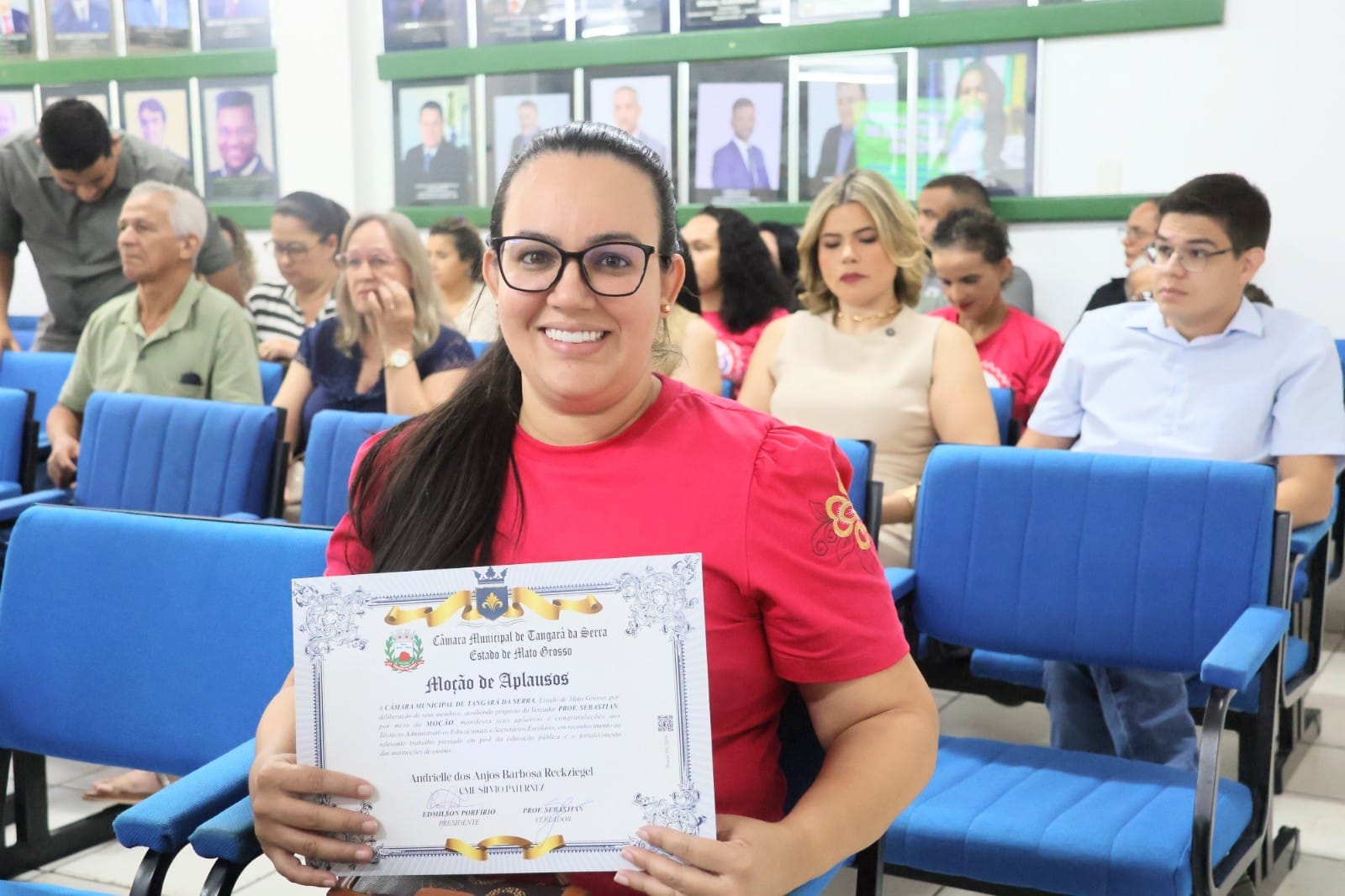 Cerimônia pública reúne autoridades e homenageia 52 cidadãos com Moções de Aplausos 