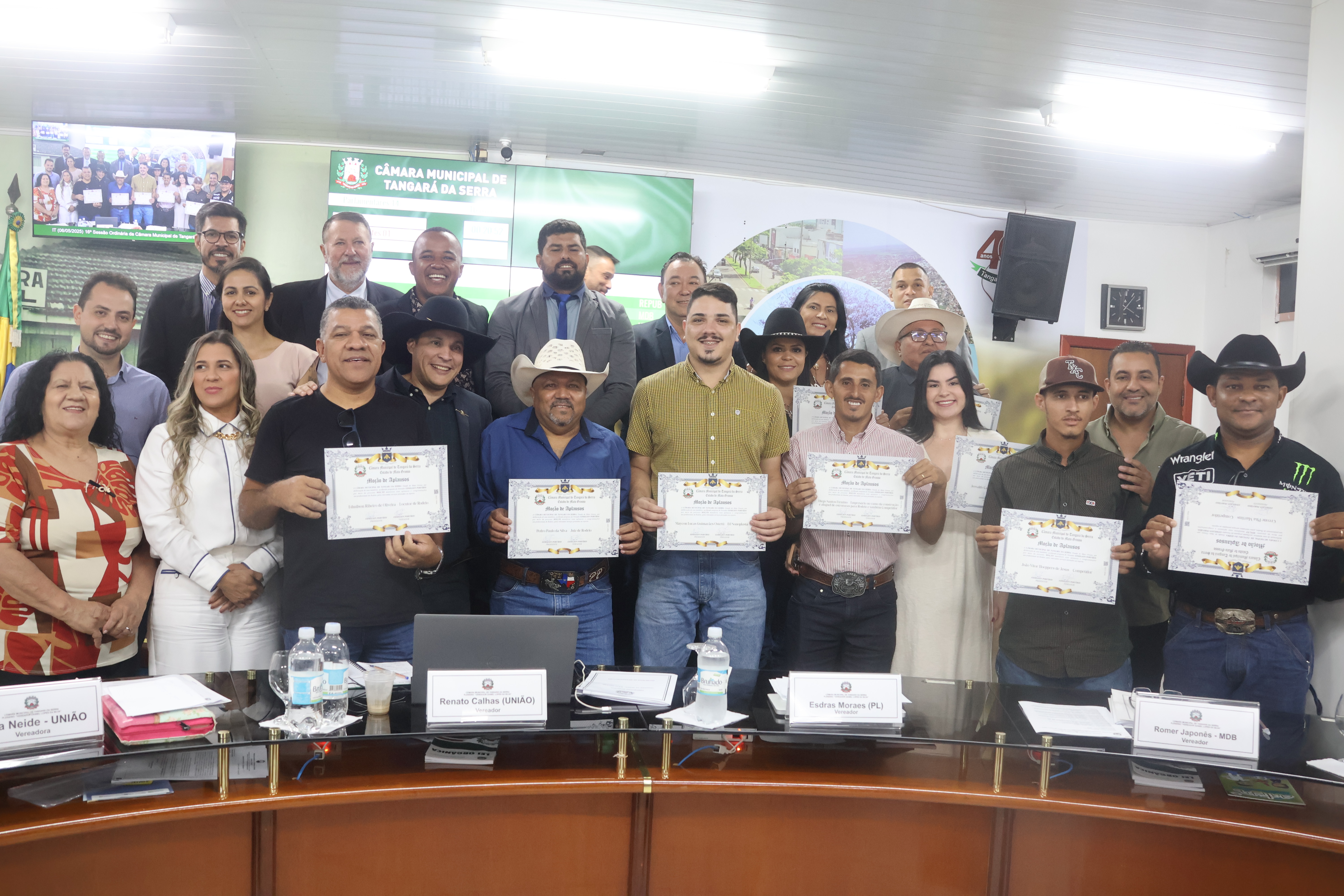 Câmara Municipal presta homenagem aos profissionais do rodeio com Moção de Aplausos