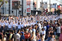 Desfile Cívico na Avenida Brasil celebra o orgulho e a união da comunidade