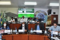 Em Extraordinária, vereadores concedem abono de R$1,5 mil  aos servidores que recebem pelo FUNDEB  