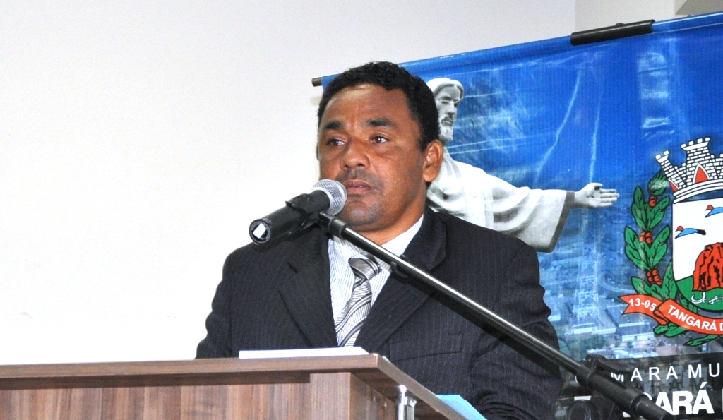 “Avanços precisam chegar em plenitude às pessoas mais simples”, defende Carlinhos da Esmeralda