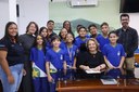 Alunos do Distrito de São Jorge visitam a Câmara e conhecem a trajetória da ex-prefeita Thais Bergo Barbosa
