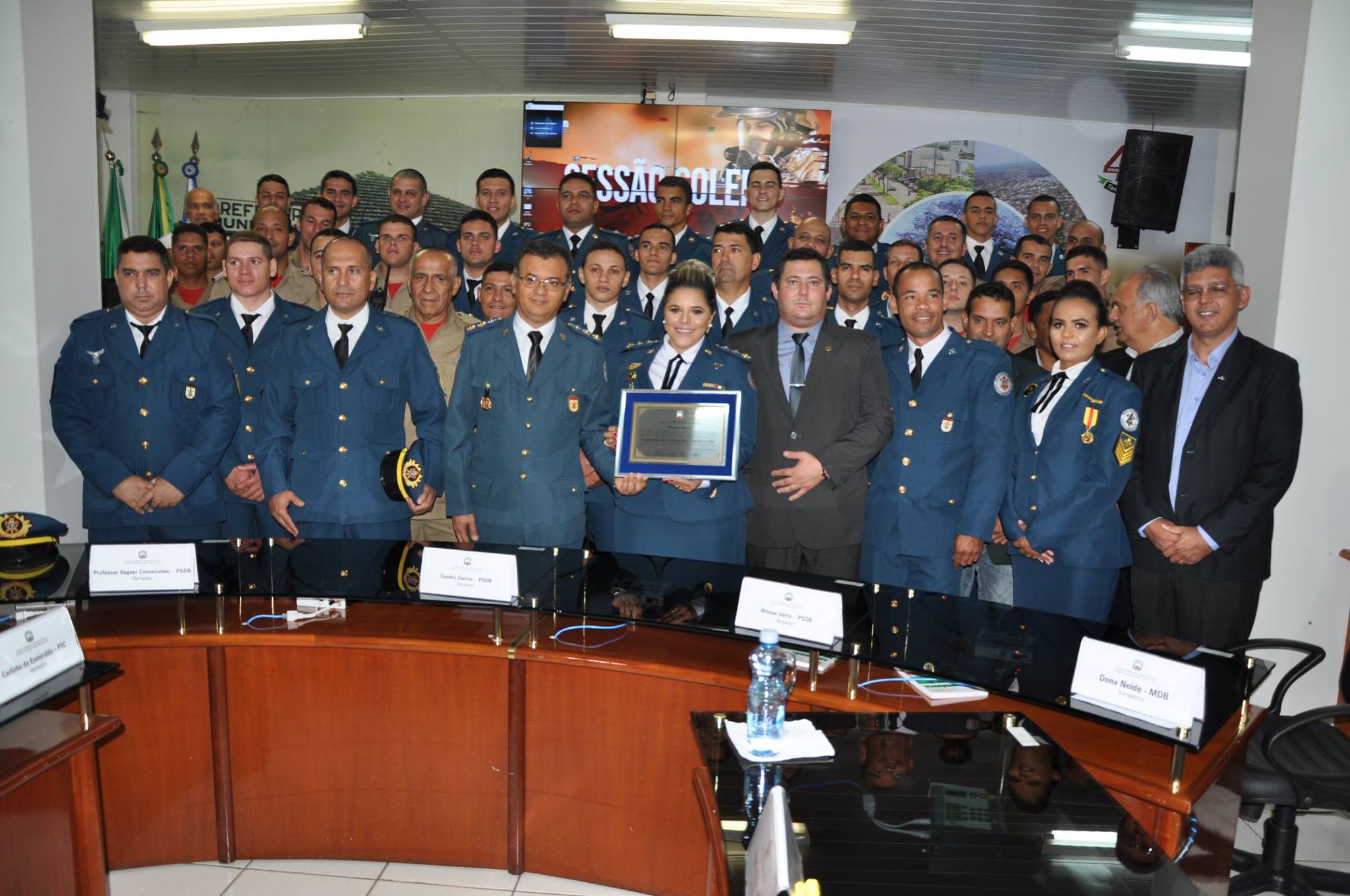 Bombeiros foram homenageados pelos vereadores tangaraenses