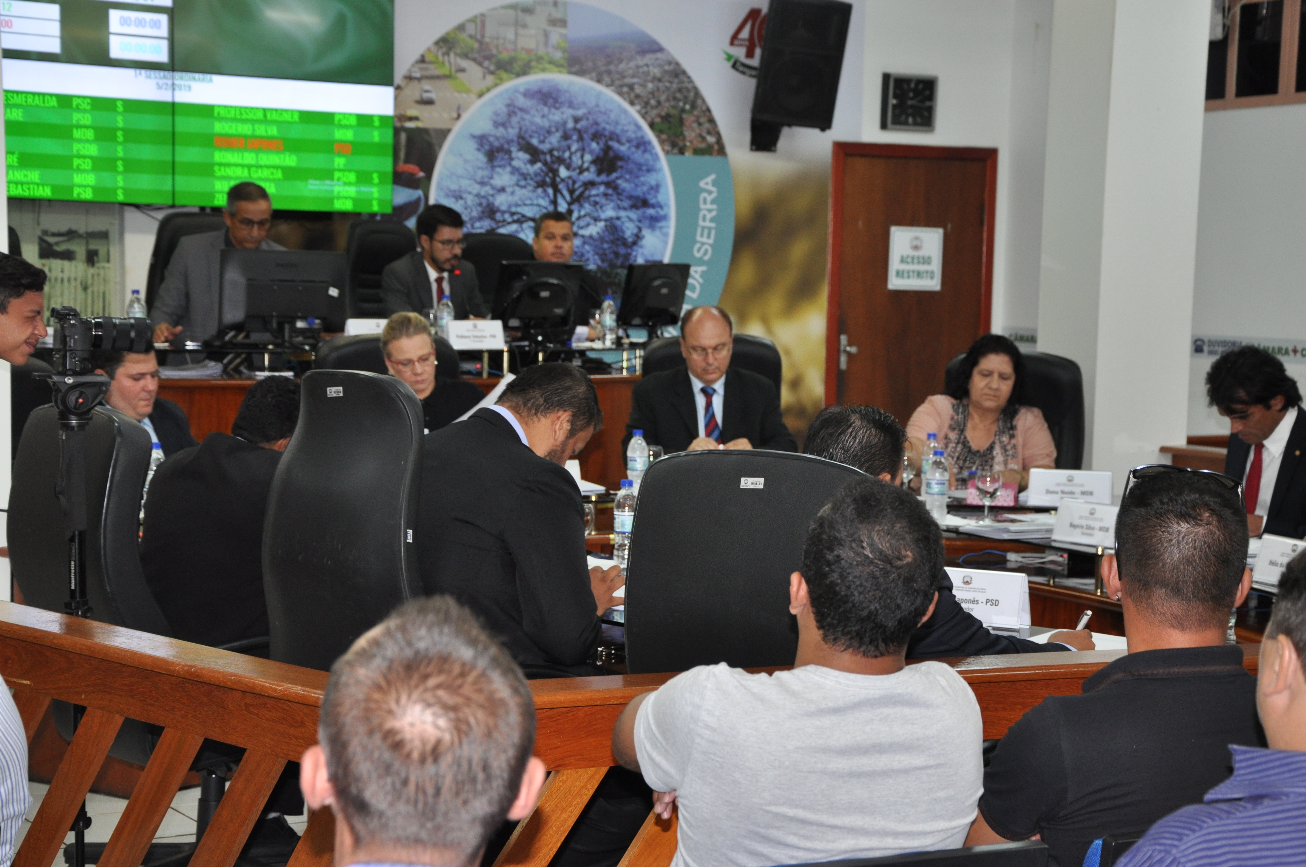 Câmara volta do recesso com pelo menos 12 projetos para serem analisados e votados