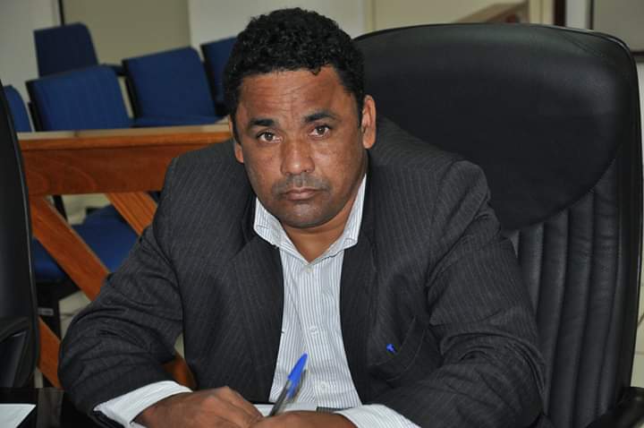 Carlinho quer emendas de Doutor João e Xuxu Dal Molin para recuperação asfaltica na Vila Esmeralda e Jardim Presidente