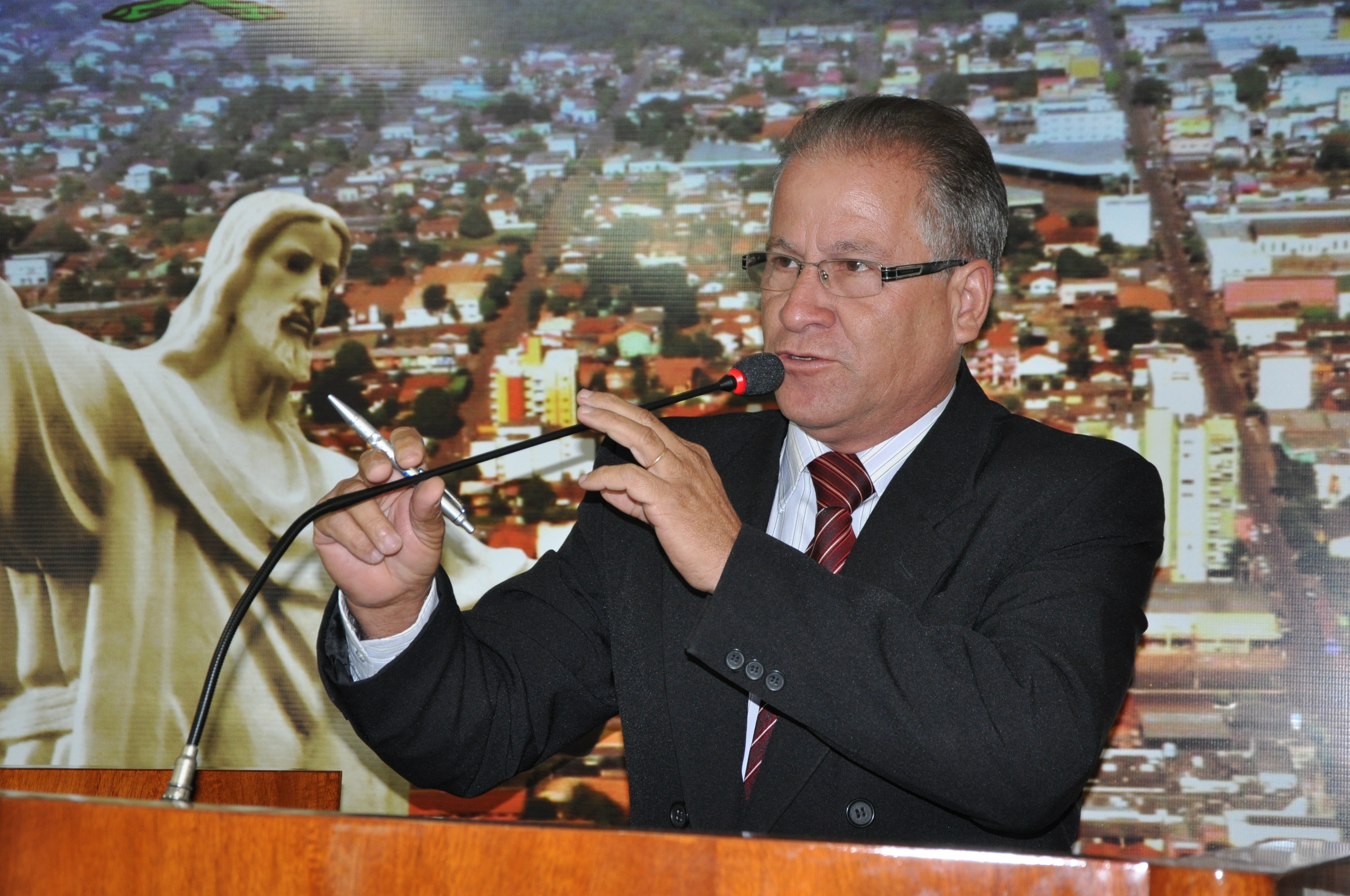 Cidade precisa da limpeza dos bueiros, defende Zedeca