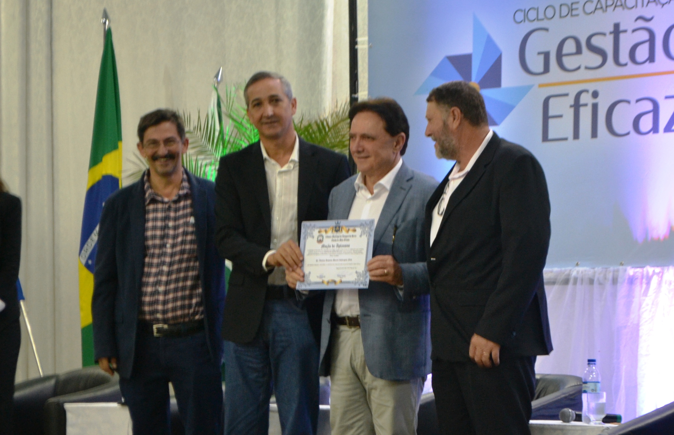 Conselheiro Antonio Joaquim é homenageado por Ronaldo Quintão