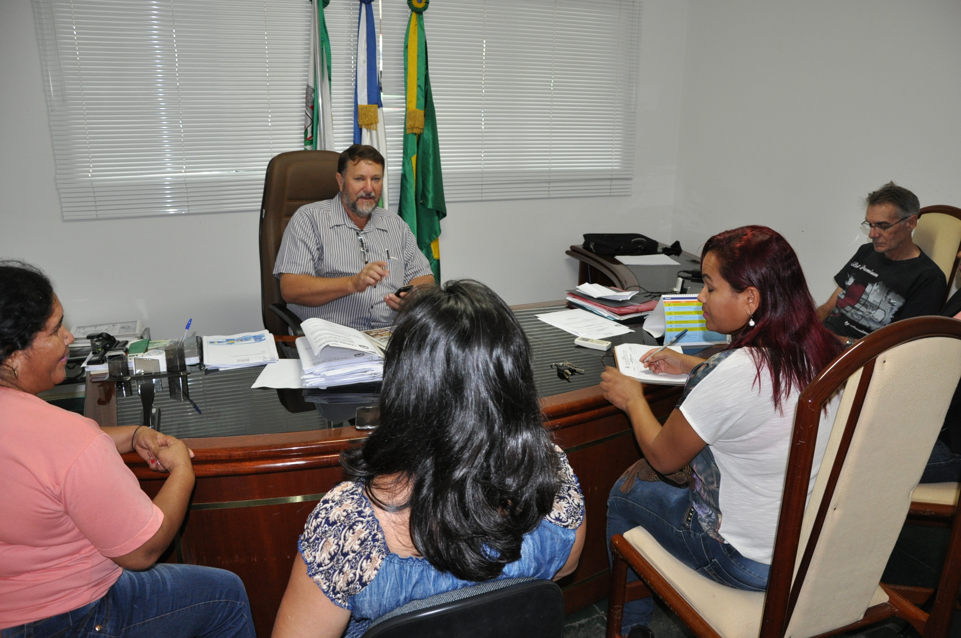 Coopertan busca apoio da Câmara para aquisição de fragmentadora de papel