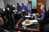 Em coletiva à imprensa, presidente da Câmara anuncia medidas de contenção de despesas