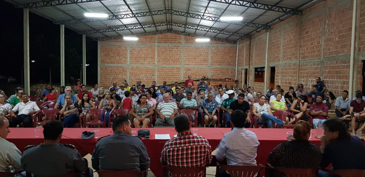 Em reunião convocada pelo vereador Niltinho, autoridades ouvem reivindicações de moradores