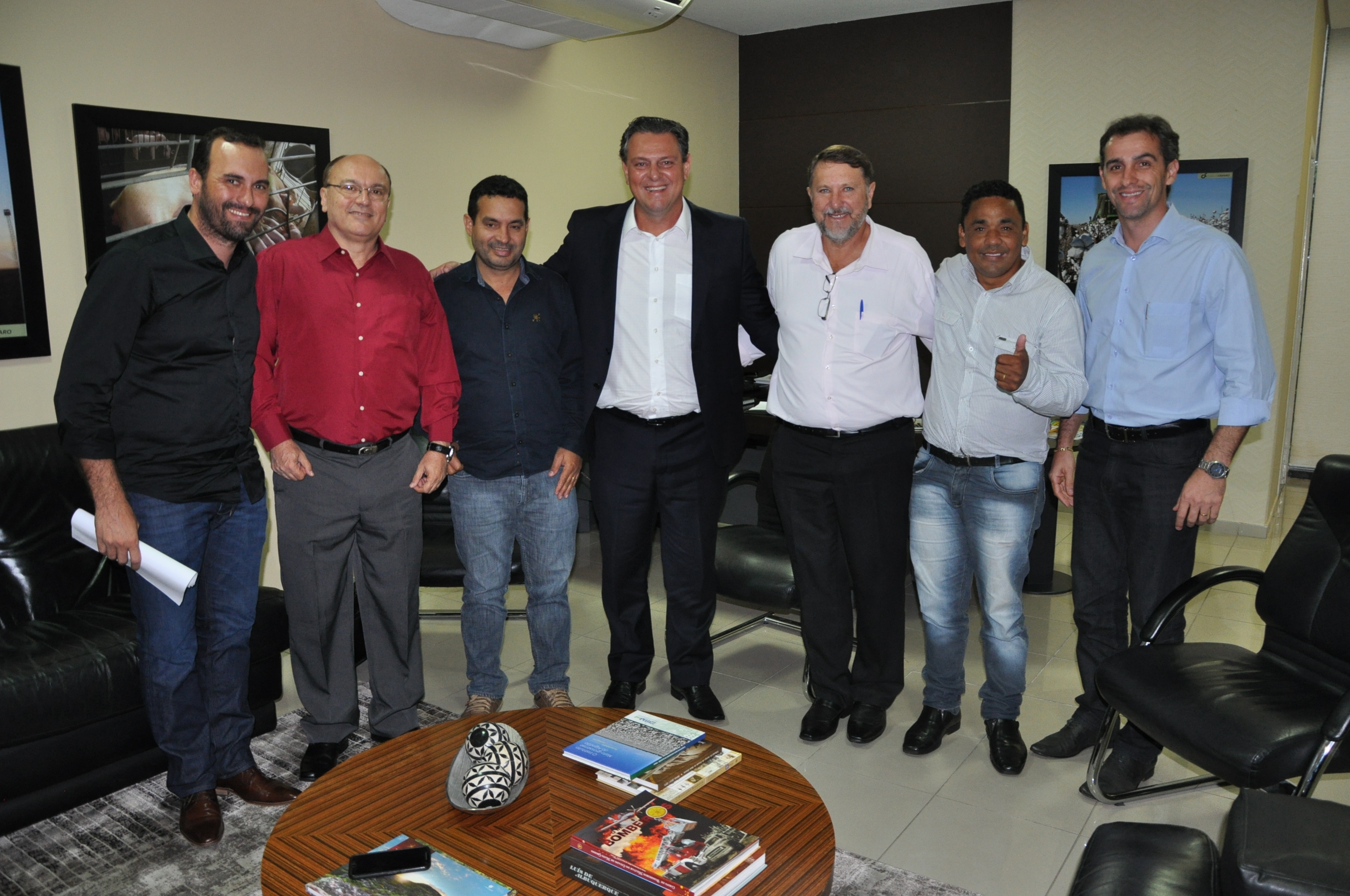 Fávaro se reúne com vereadores e coloca vice-governadoria à disposição