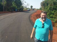 Hélio comemora pavimentação de rua que liga Vila Nazaré ao Jardim Tapirapuã