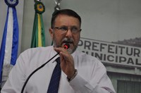 Presidente da Câmara sugere contratação de protético para atender famílias carentes