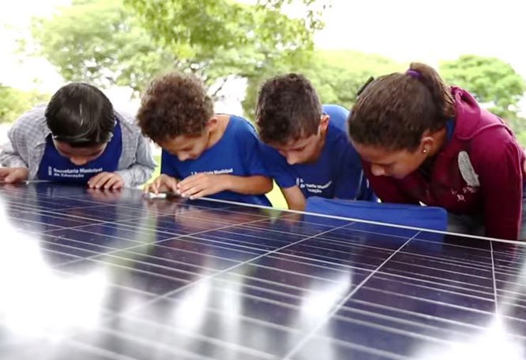 Legislativo votará projeto que viabiliza energia solar para mais duas escolas