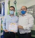 Moção de Aplausos: docente John Muller dedica a carreira a ensinar Libras Moção de Aplausos: docente John Muller dedica a carreira a ensinar Libras
