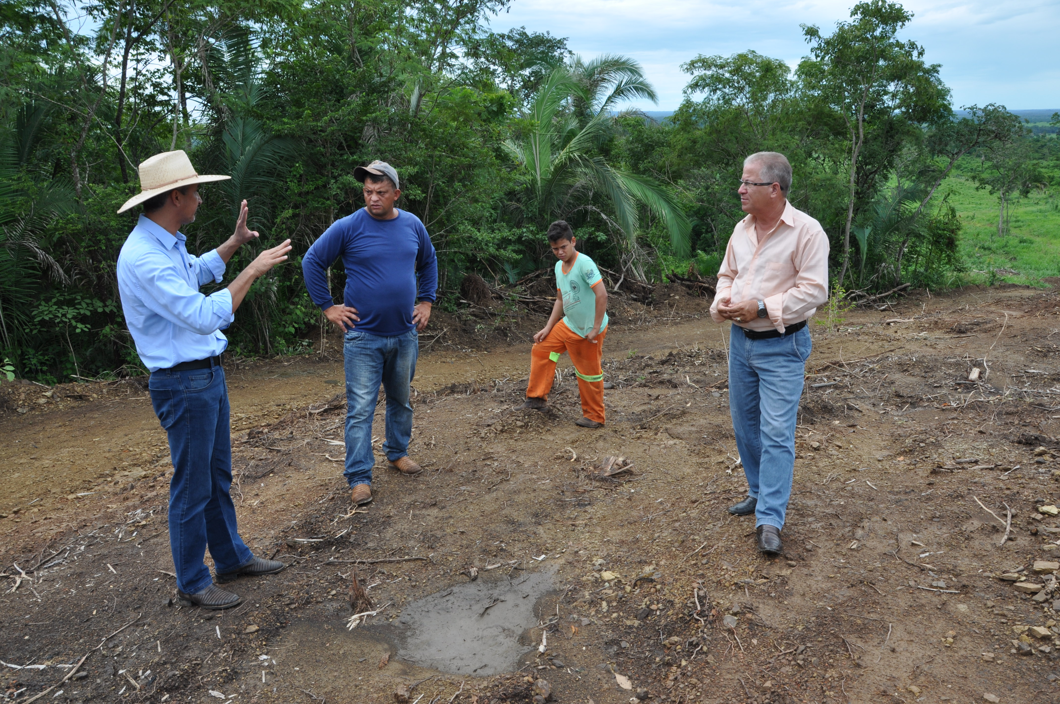 Moradores do assentamento reclamam suspensão do transporte escolar