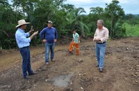 Moradores do assentamento reclamam suspensão do transporte escolar