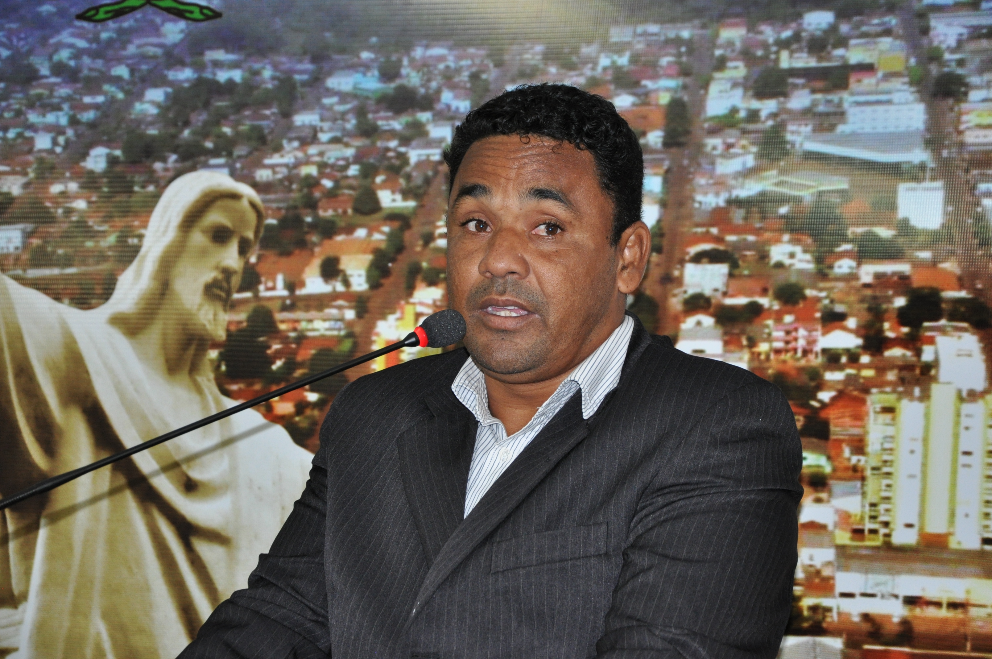 Para Carlinho, próxima Academia da Terceira Idade deveria ser construída no Monte Libano