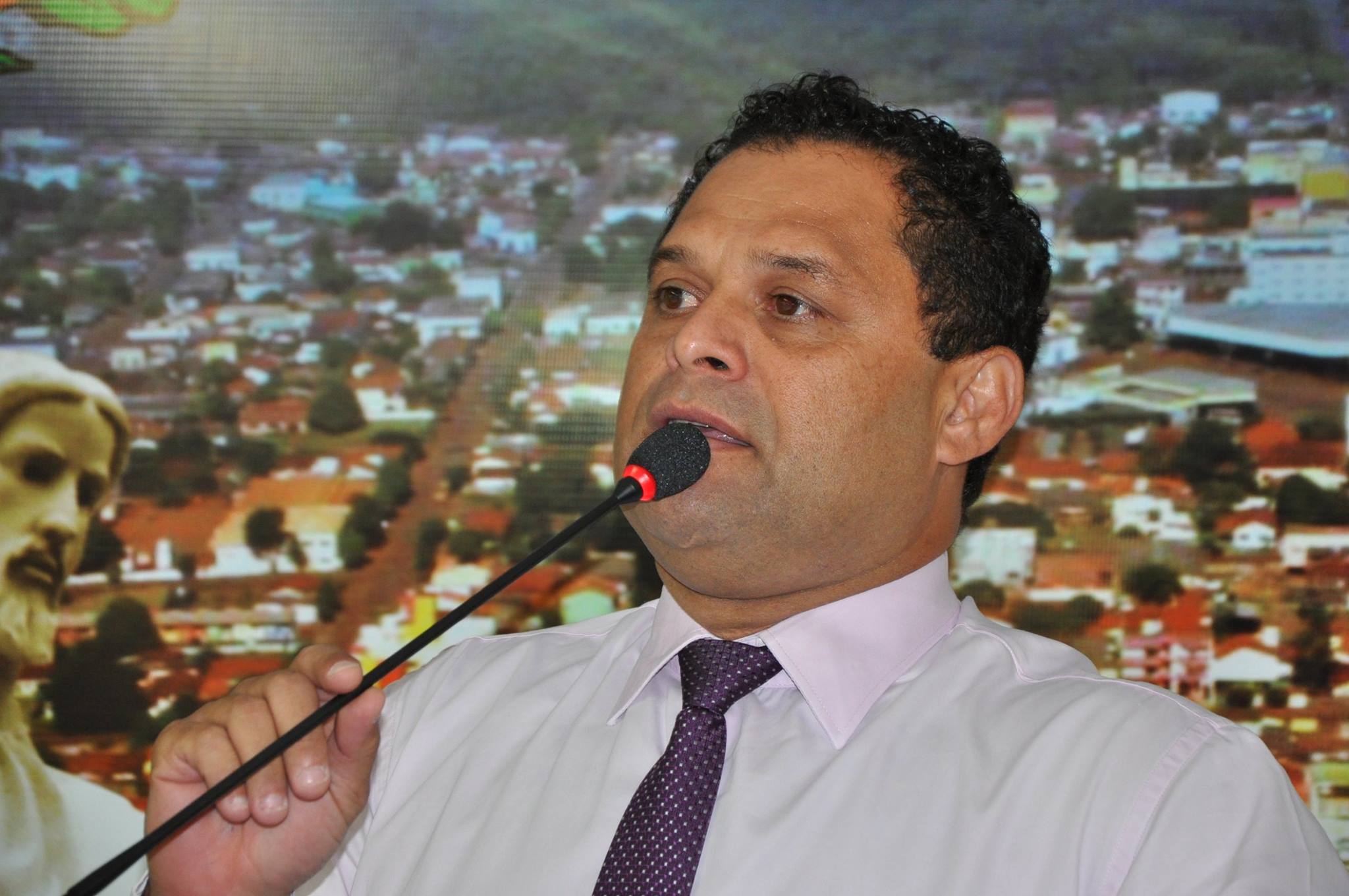 Para gerar empregos, Bezerra tenta reduzir intervenção do poder público nas empresas