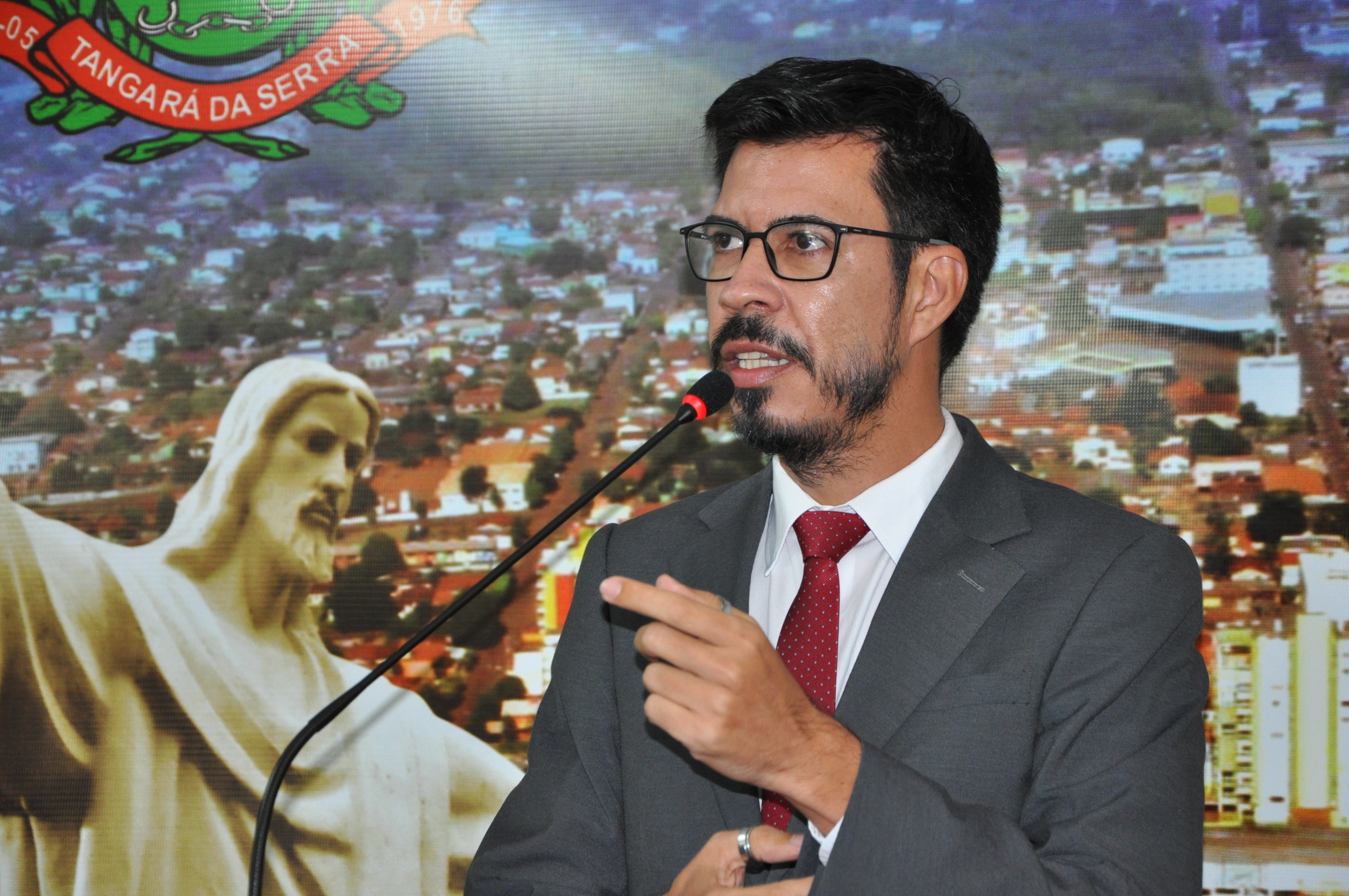 Professor Sebastian defende que presos paguem pelo tempo que ficarem em presídios