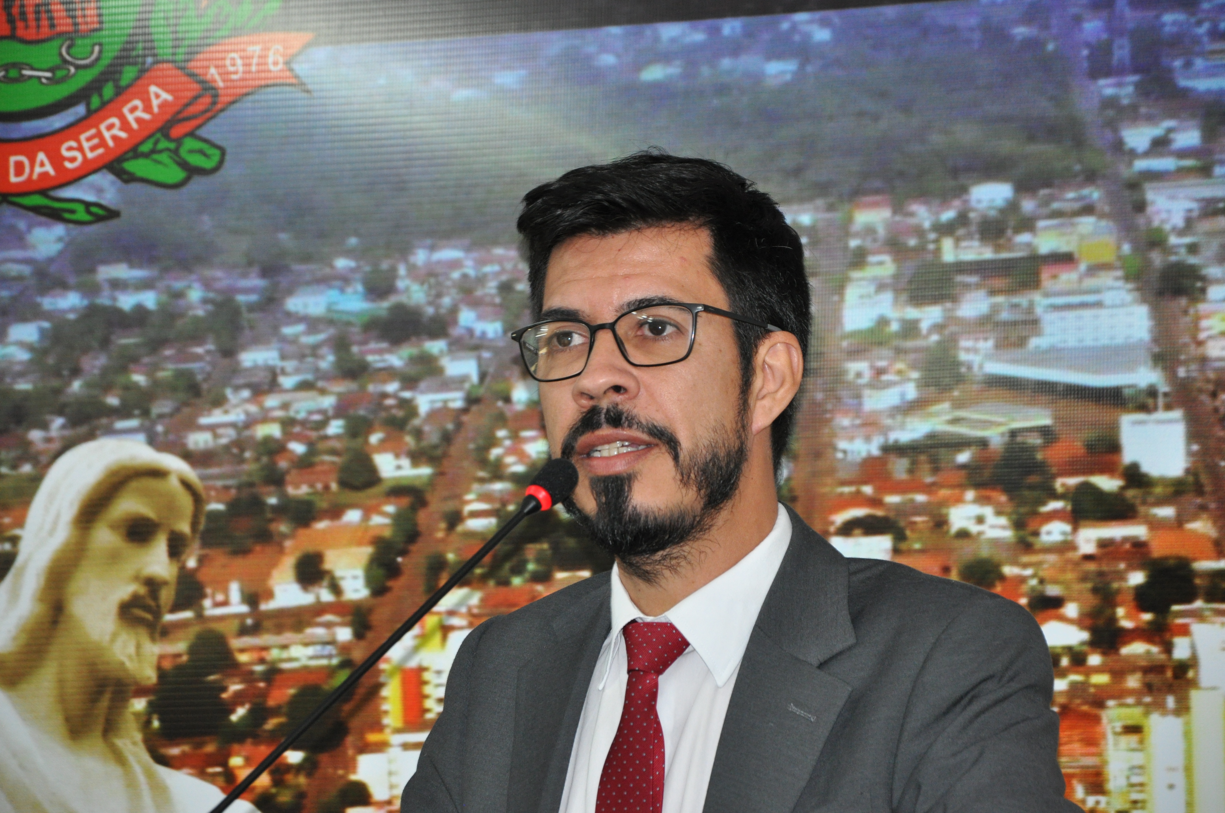 Professor Sebastian pede a deputado Max Russi ações em favor de Tangará da Serra