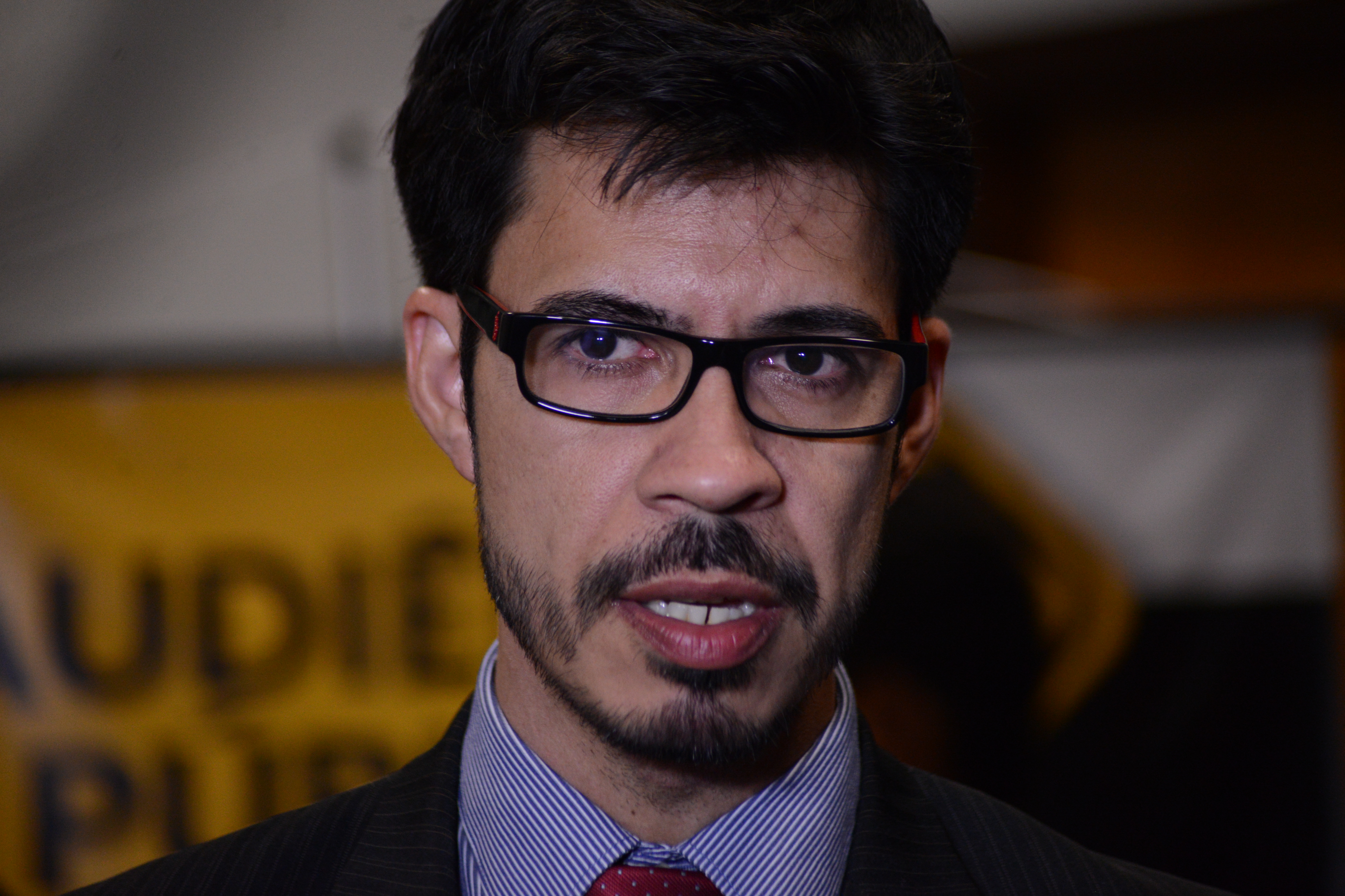 Professor Sebastian quer informações sobre Uber em Tangará