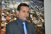 Professor Vagner cobra extensão de rede e iluminação no Distrito de Progresso