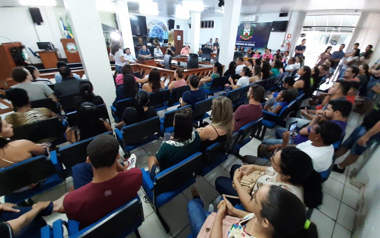 Professores da rede municipal pedem apoio da Câmara   
