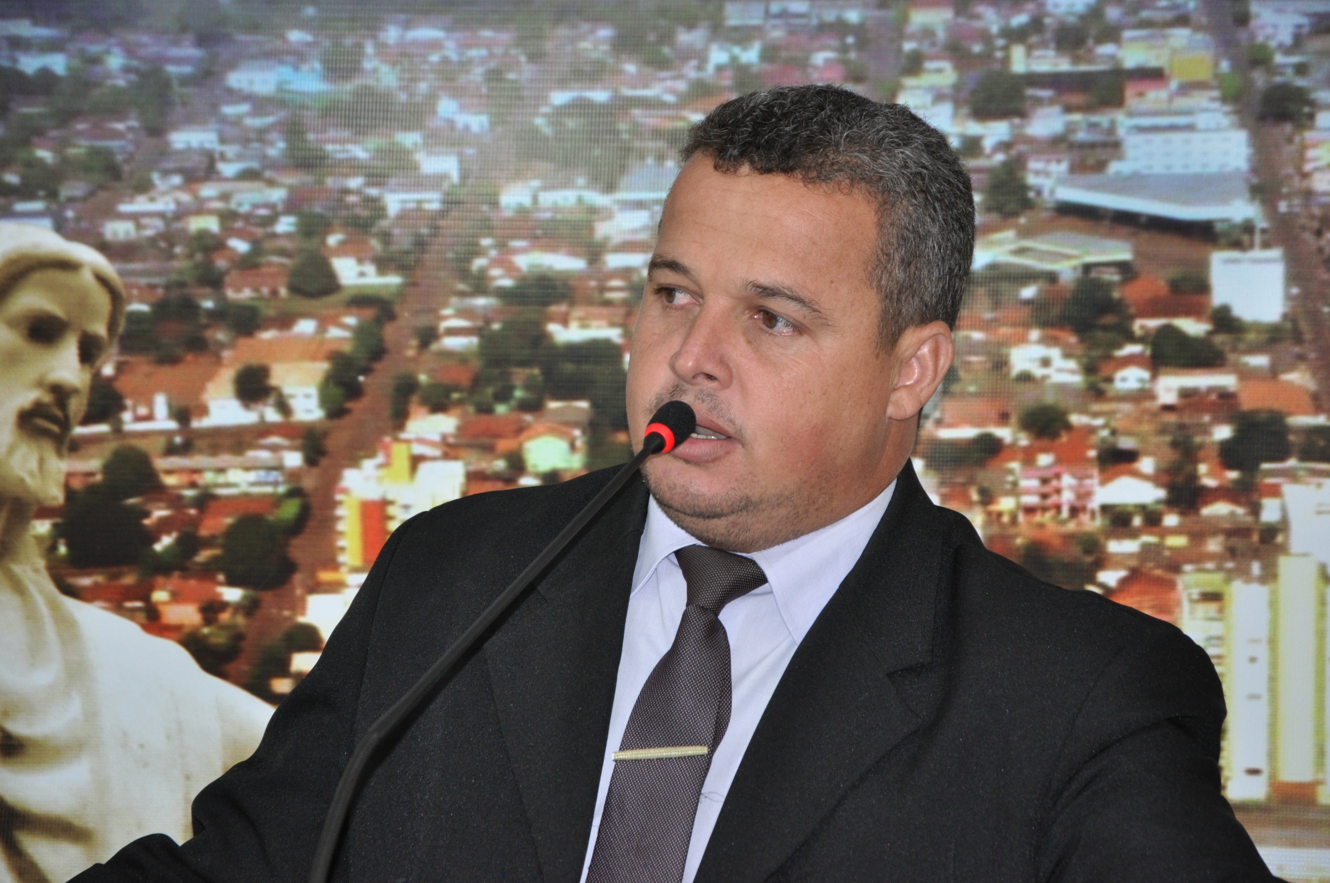 Projeto de Niltinho prevê instalação gratuita de eliminadores de ar para consumidores do Samae