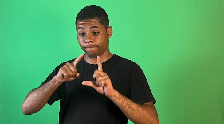 Projeto que incentiva capacitação em LIBRAS é aprovado por unanimidade