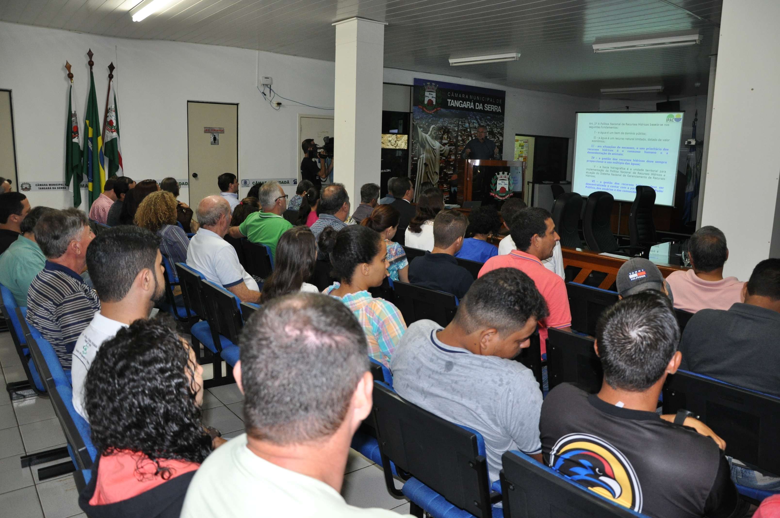 Público lota 1º Fórum Tangará das Águas para ouvir especialistas