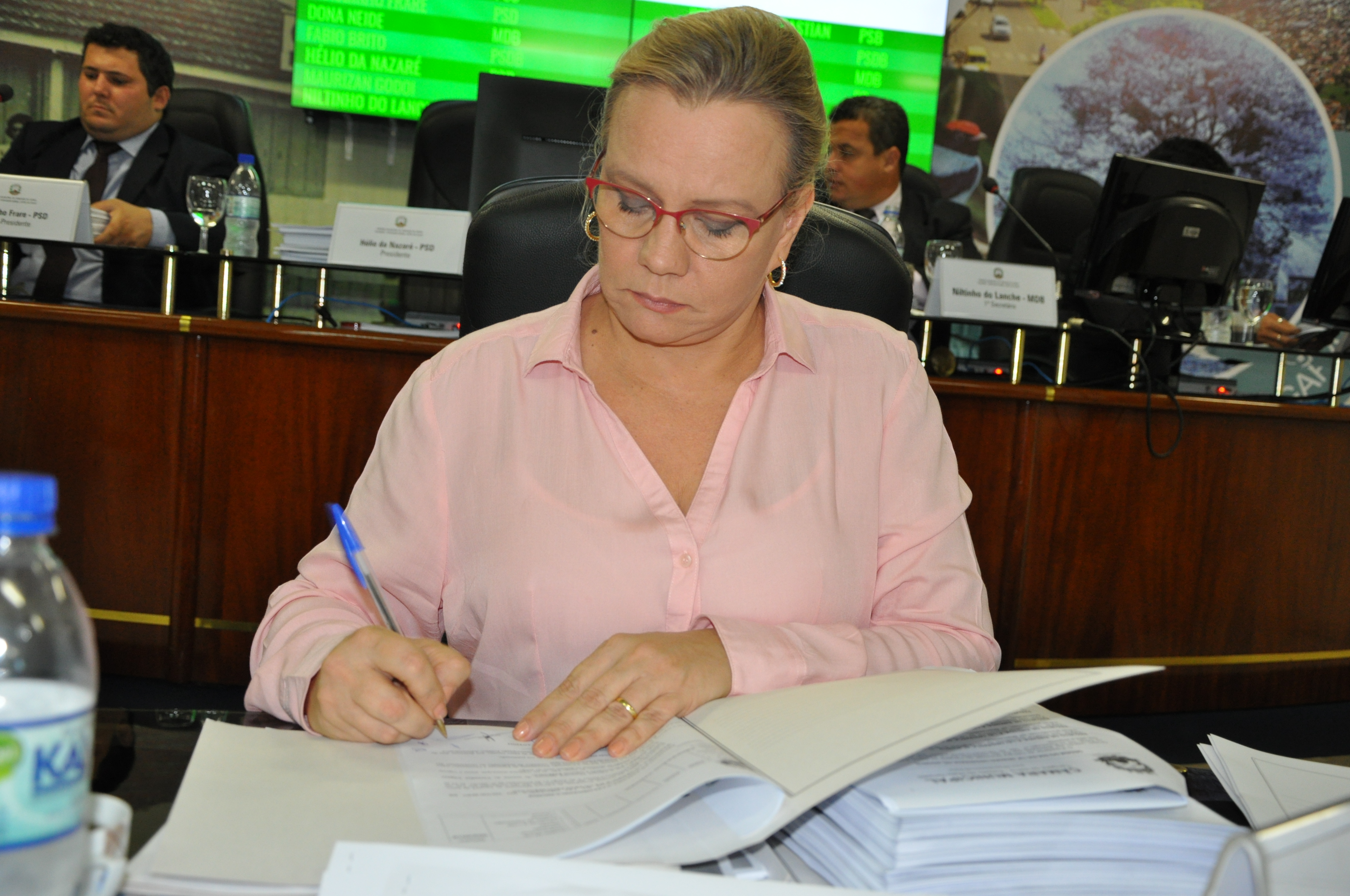 Sandra Garcia pede contratações na Saúde para reduzir filas por exames