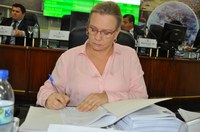 Sandra Garcia pede contratações na Saúde para reduzir filas por exames