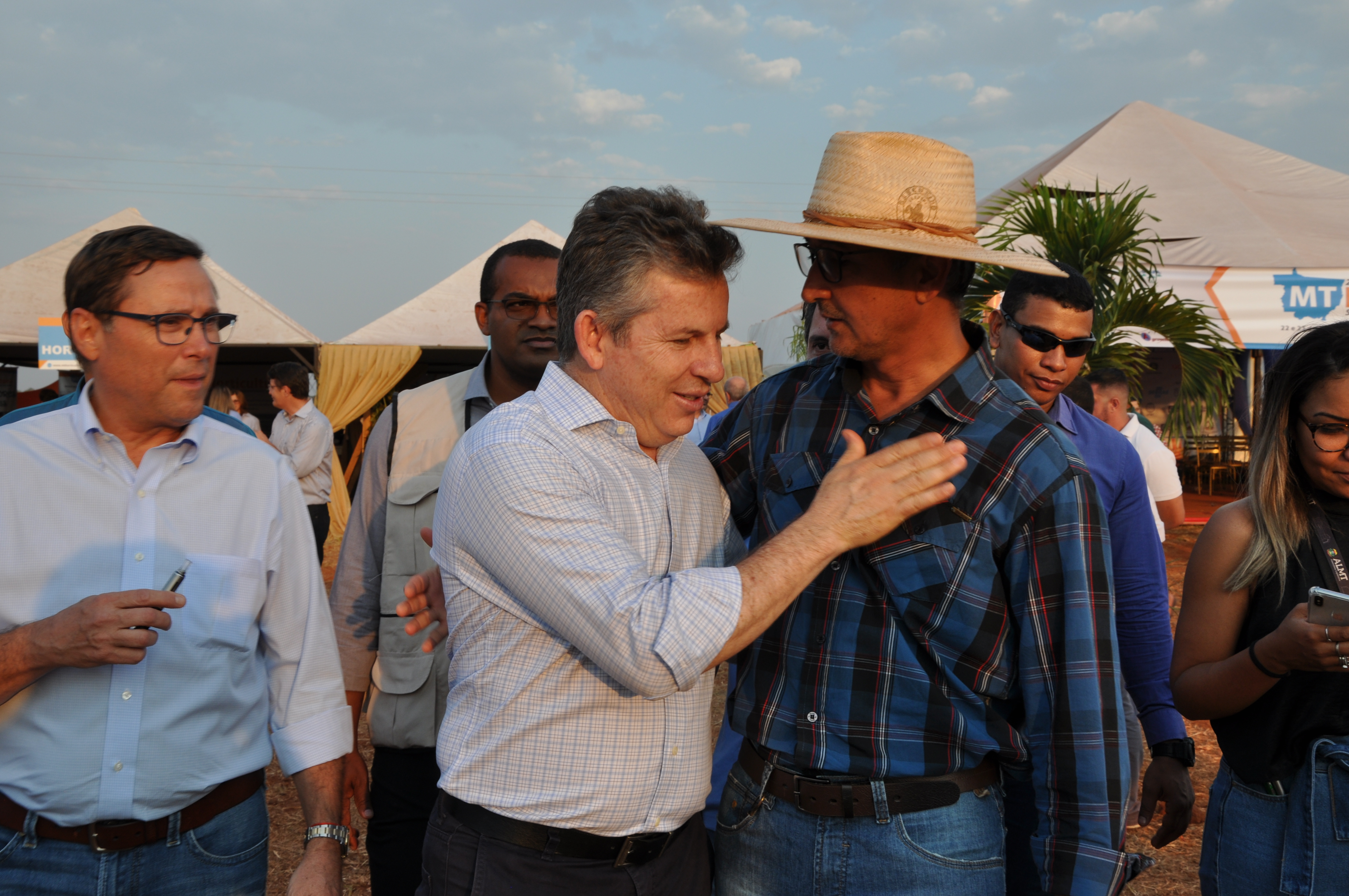 Câmara recepciona governador Mauro Mendes em Tangará