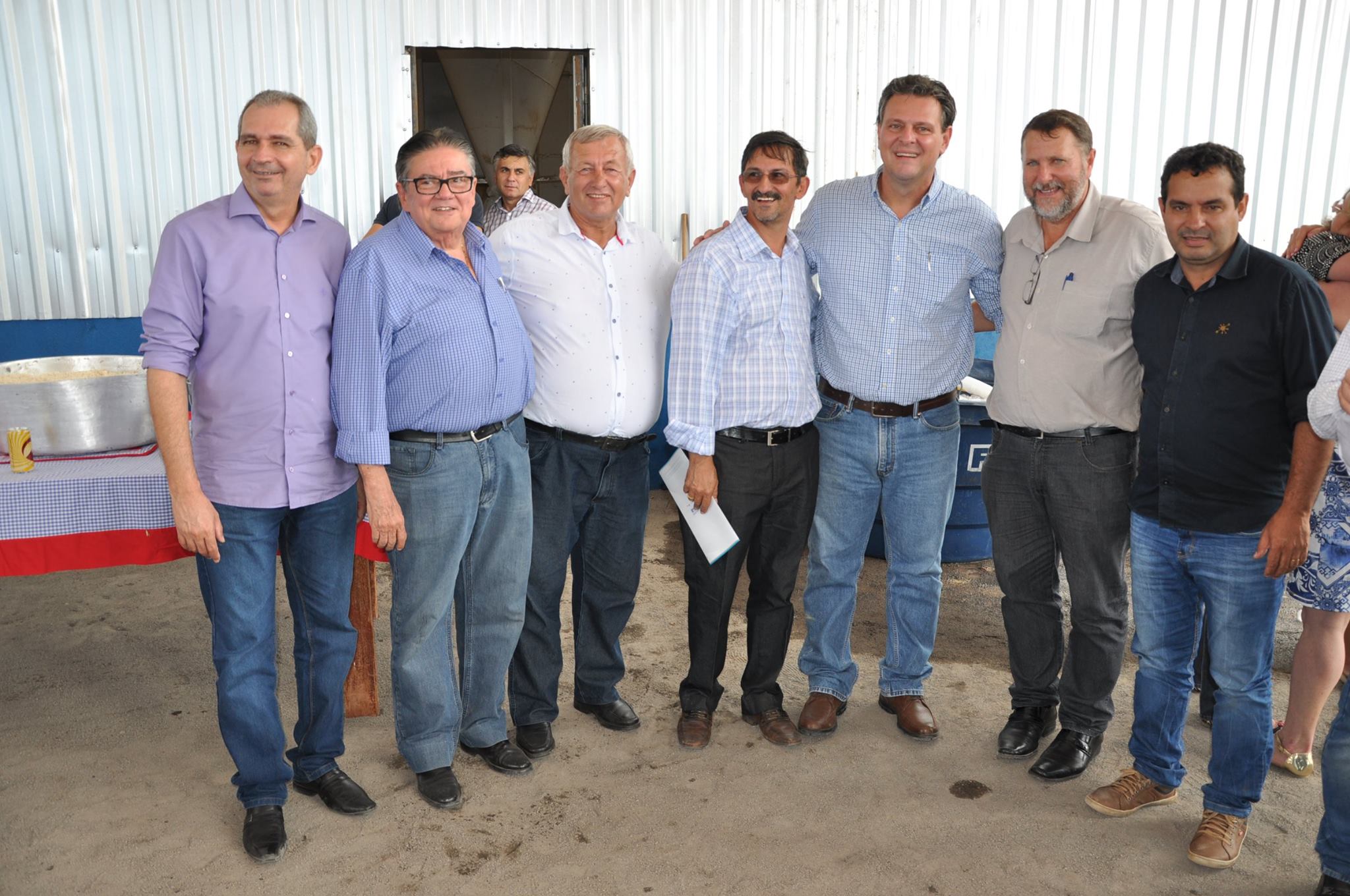 Vereadores tangaraenses acompanham caravana de Fávaro na região