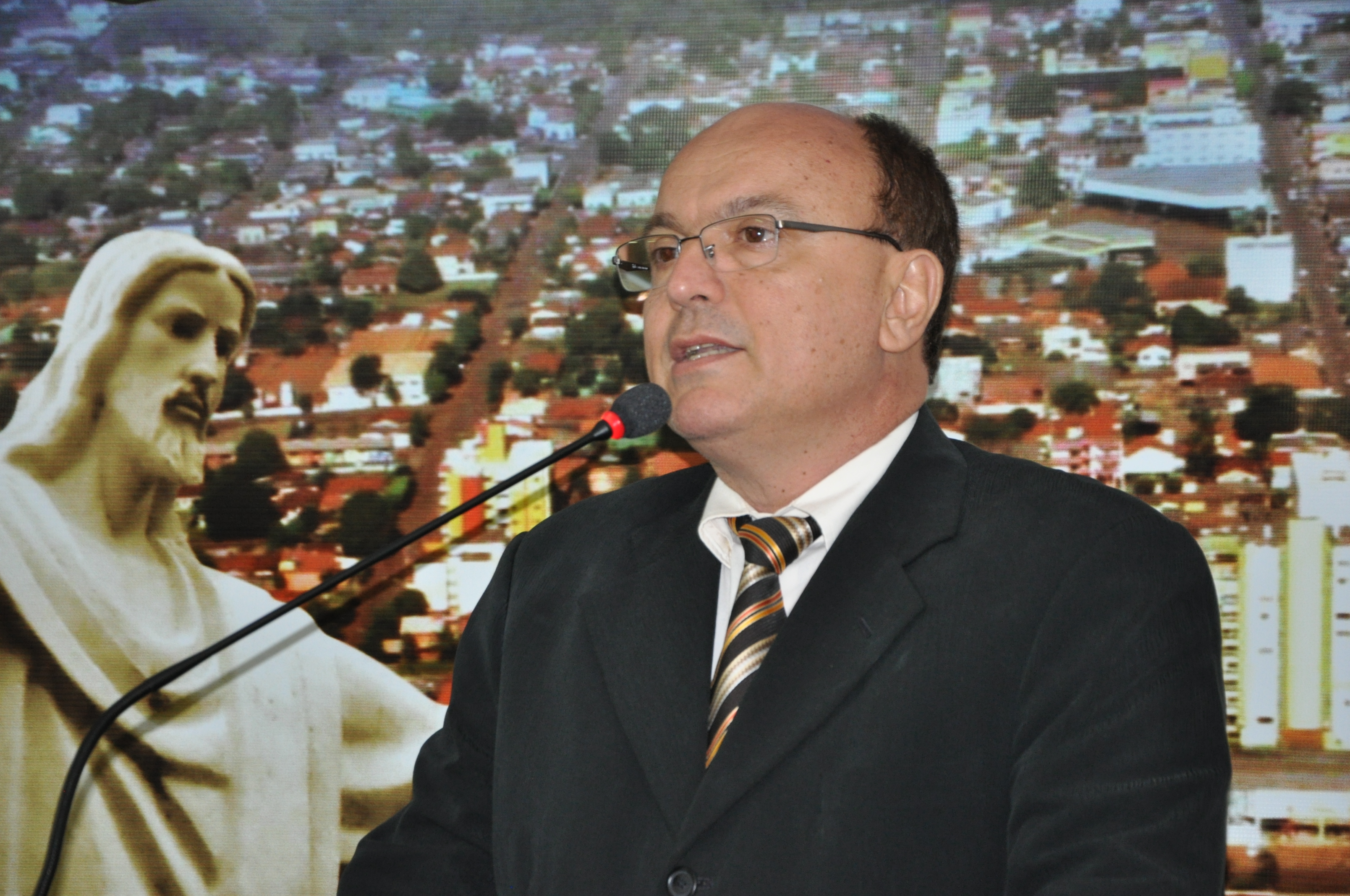 Verta quer construção de novo prédio para CRAS do Jardim Esmeralda