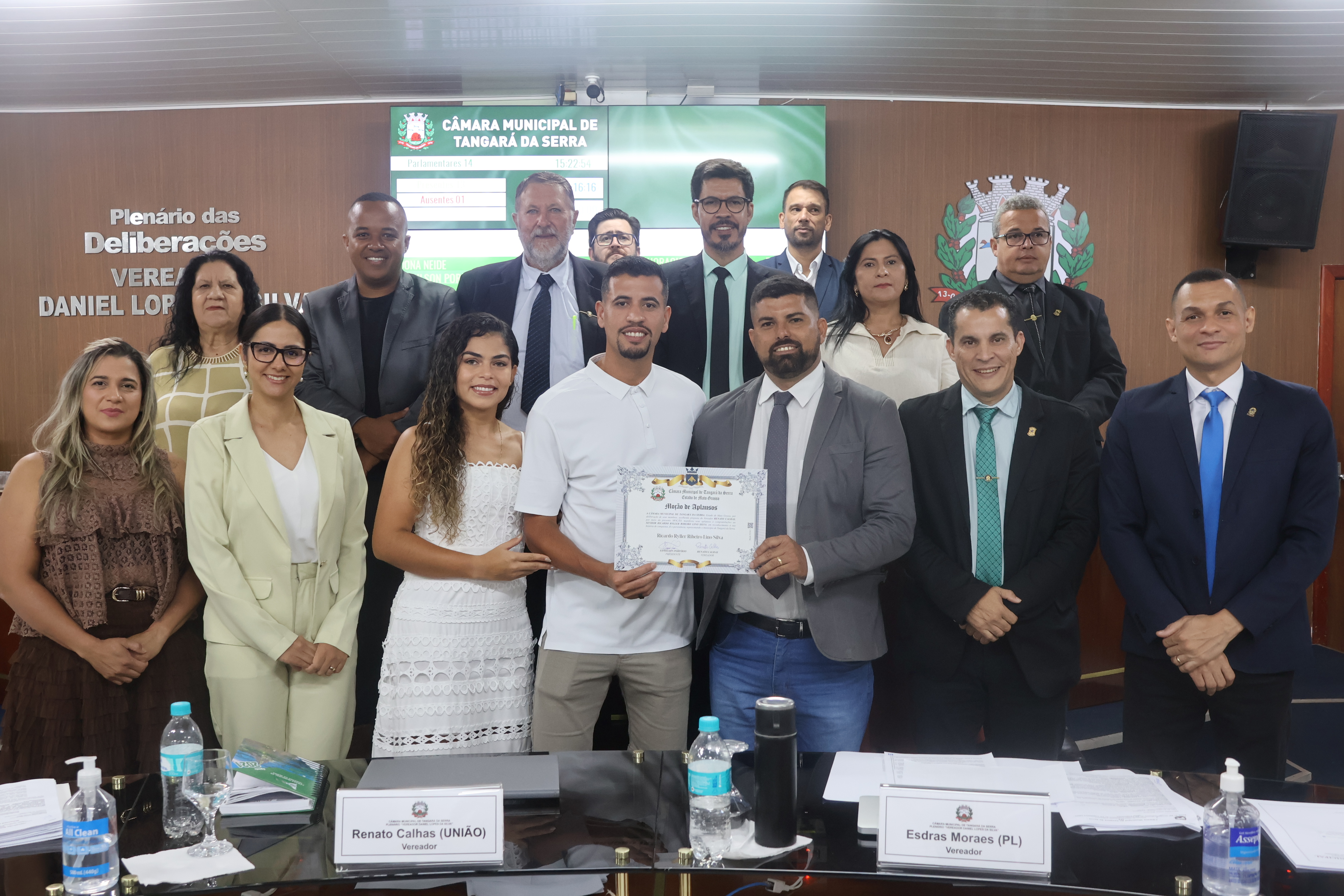 Legislativo concede Moção de Aplausos ao atleta Ricardo Ryller por trajetória no futebol profissional