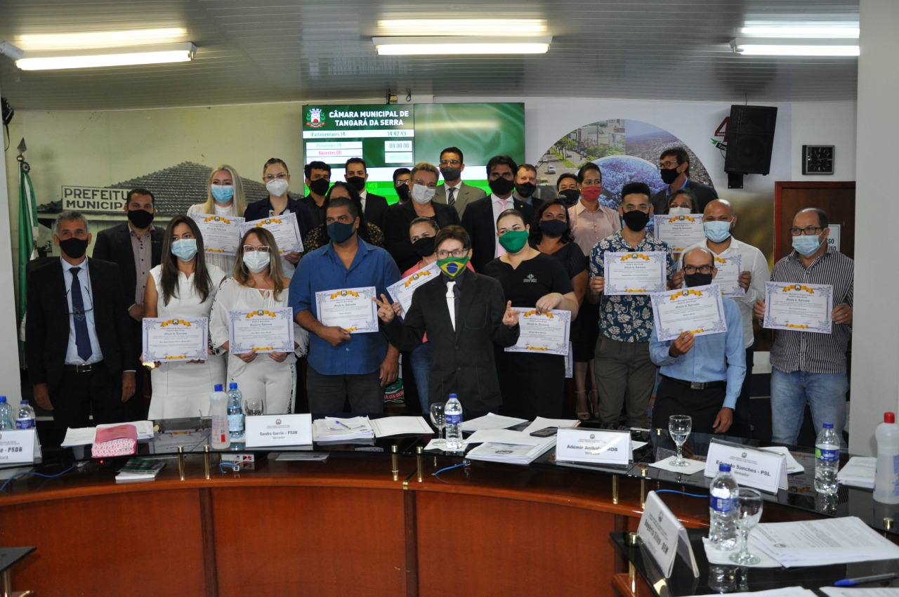 Moção: vereadores reconhecem e valorizam trabalho dos profissionais da saúde no combate à Covid-19 