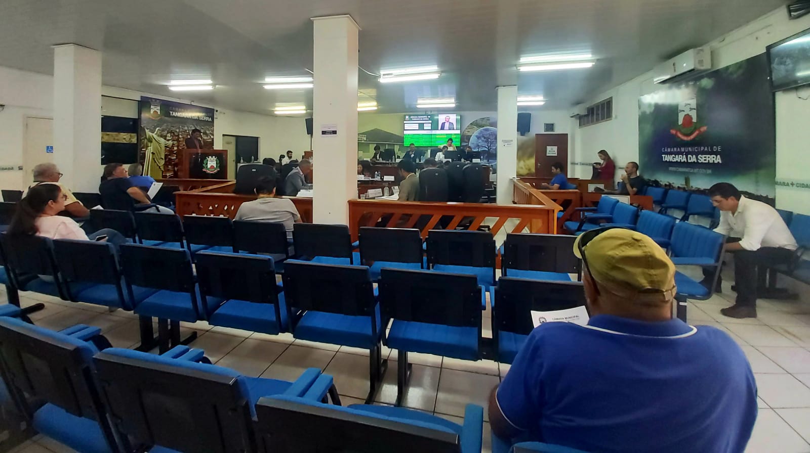 Suplementação de R$ 11,3 milhões garantirá a compra de ônibus escolares e o pagamento da folha da Educação  