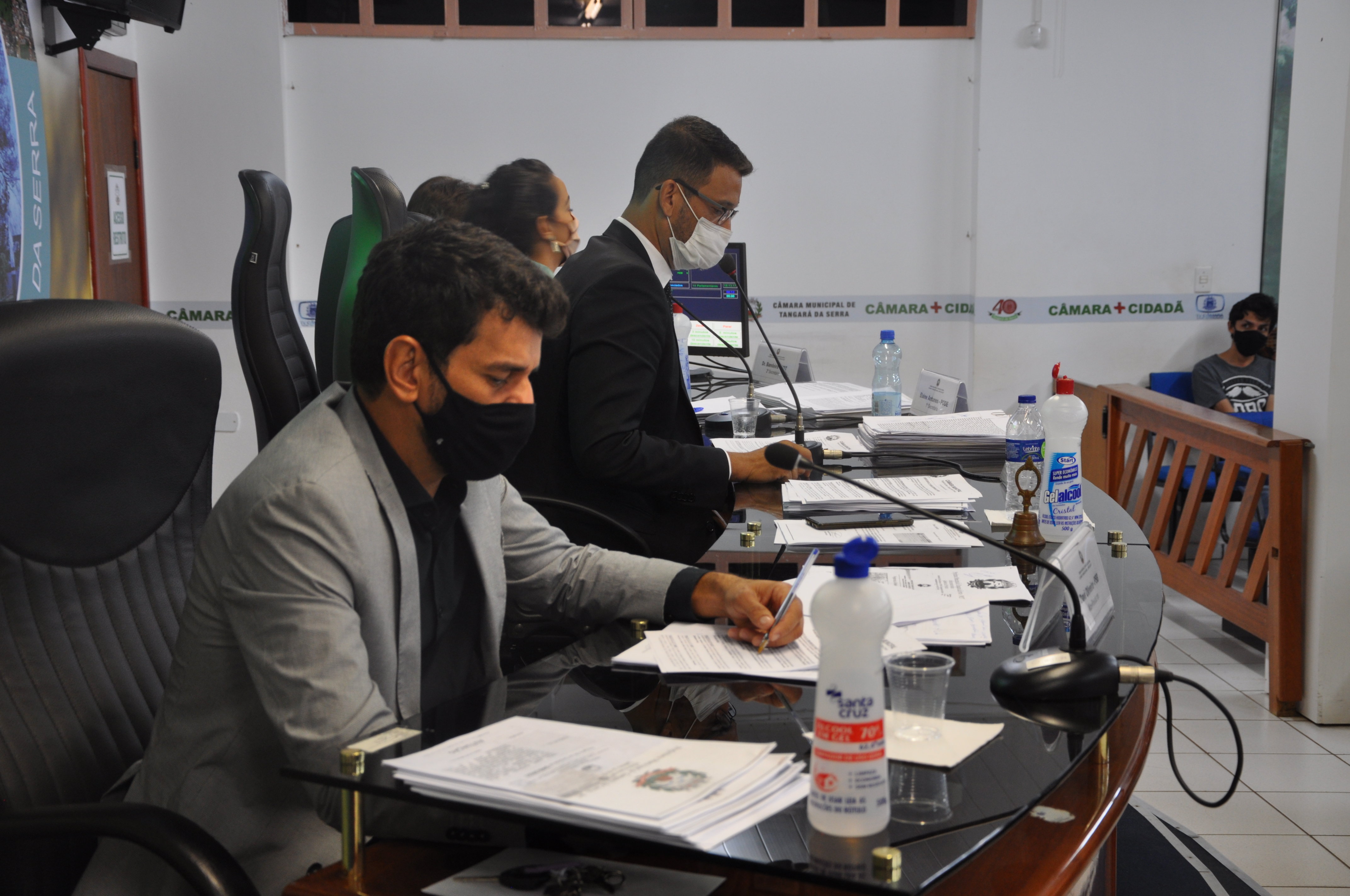 Vereadores aprovam projeto de iluminação pública da Av. Lions até o Anel Viário 